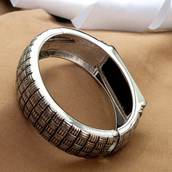 Stylish Bangle Bracelet, Vintage Unisex Metal Bracelet with Black Stone - Picture 5 of 7